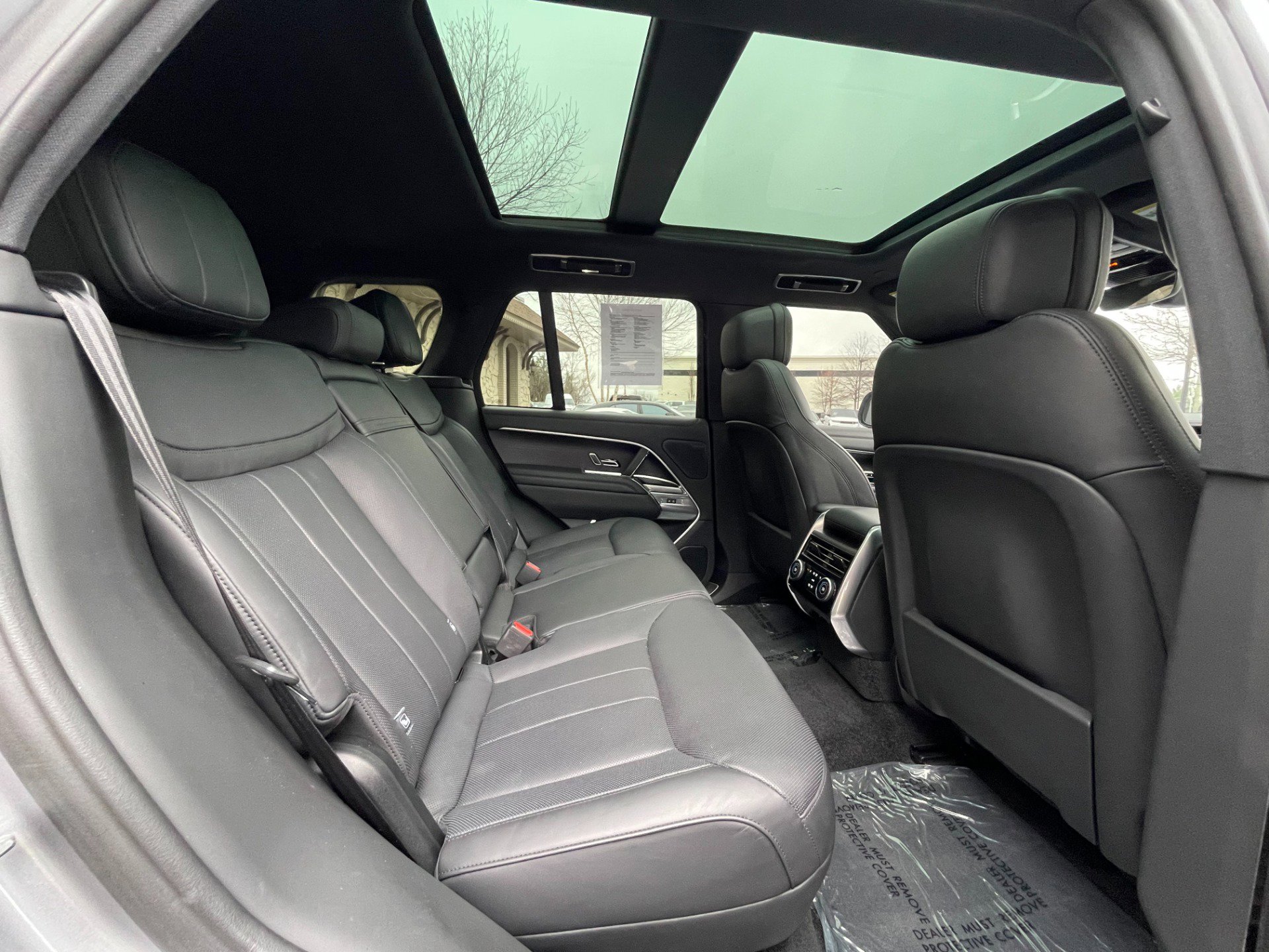 Used 2023 Land Rover Range Rover SE image 17