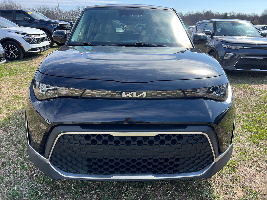 Used 2023 Kia Soul LX image 9