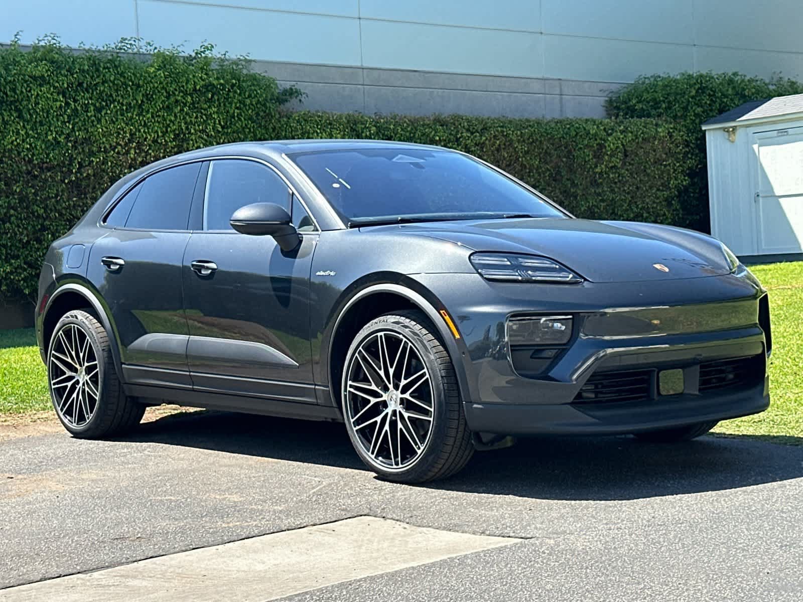 New 2026 Porsche Macan 4 Electric AWD/4WD image 10