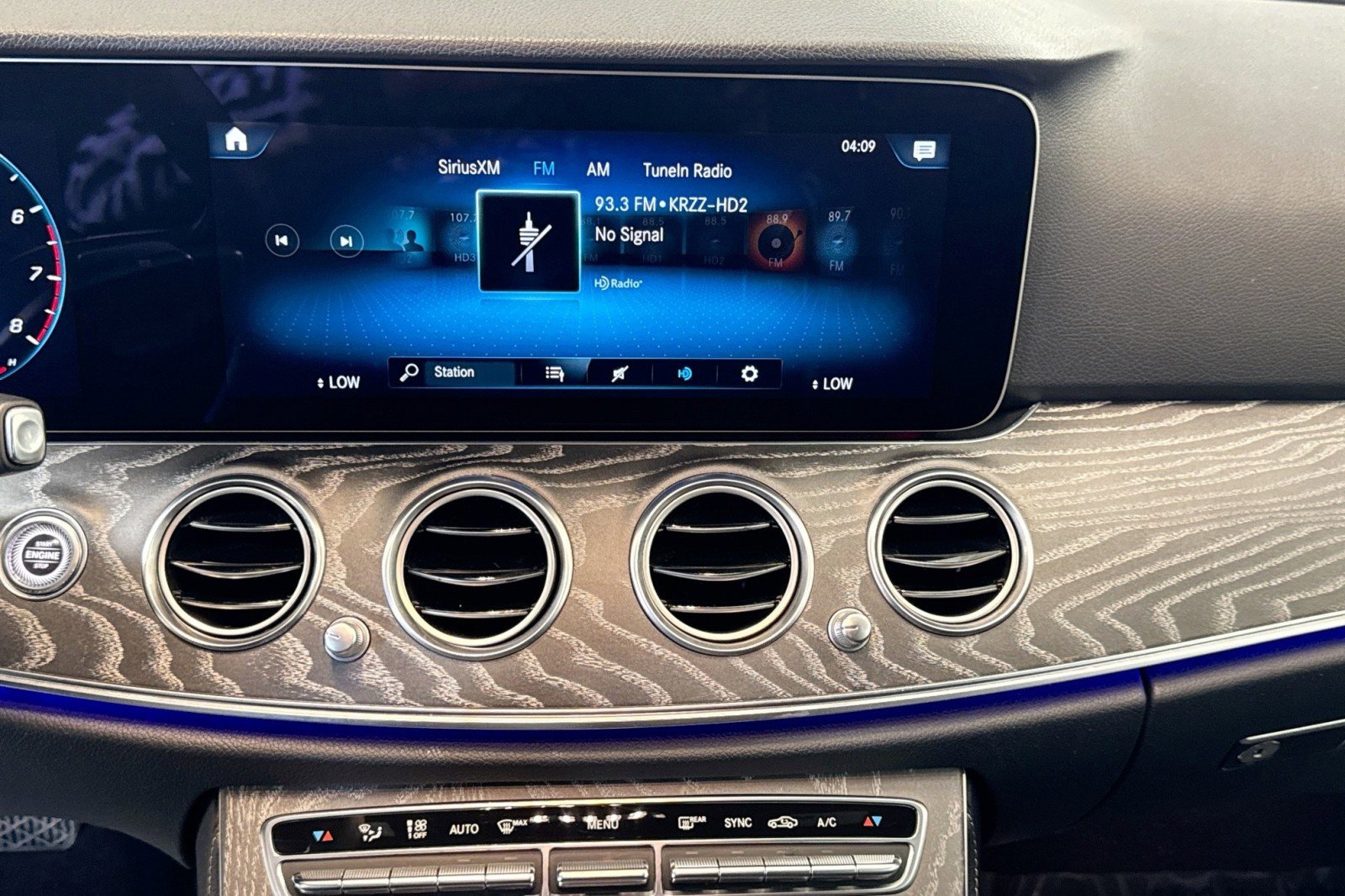 Used 2021 Mercedes-Benz E 350 Sedan w/ Premium Package image 15