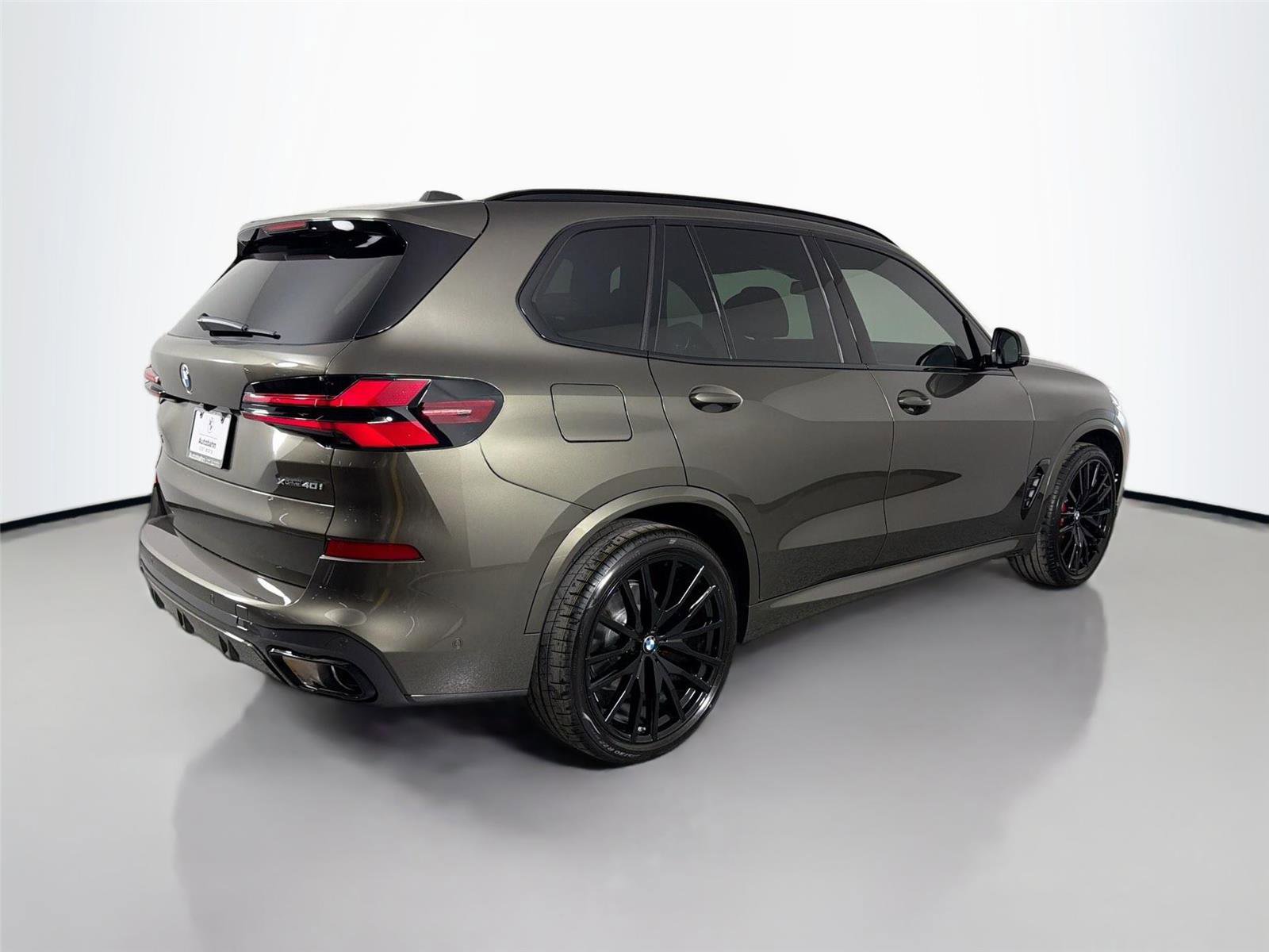 New 2026 BMW X5 xDrive40i w/ M Sport Package AWD/4WD image 6
