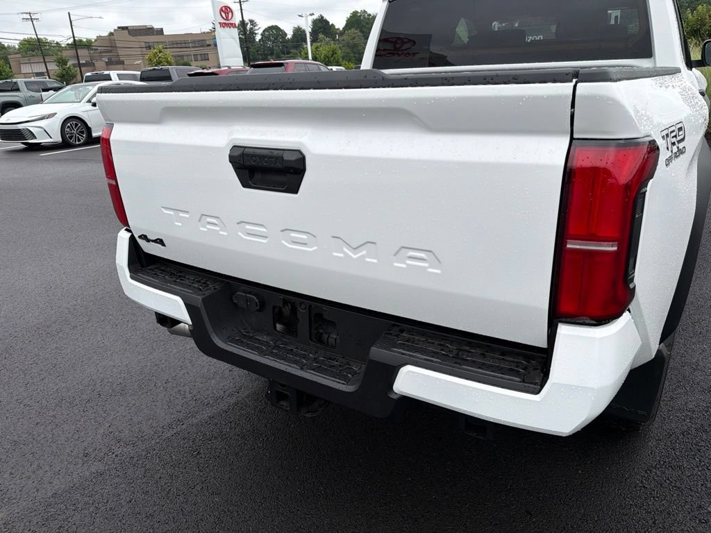 New 2026 Toyota Tacoma TRD Off-Road AWD/4WD image 3