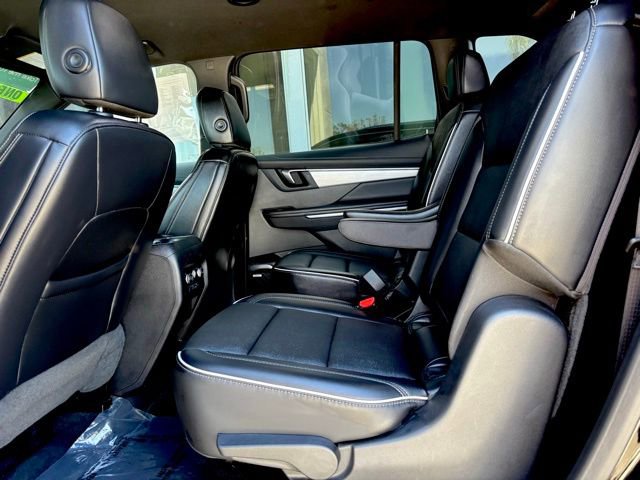 Certified 2025 Buick Enclave Preferred FWD image 22