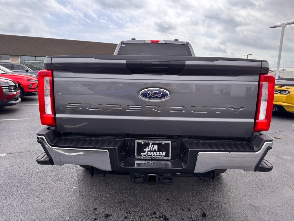 Used 2025 Ford F250 XLT image 4