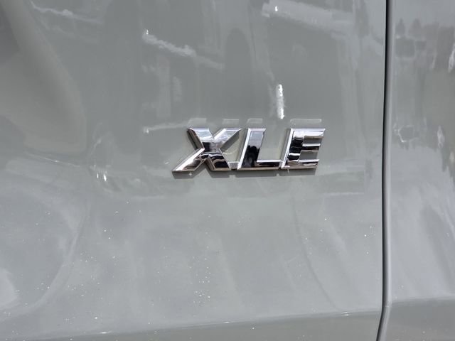 Used 2020 Toyota RAV4 XLE Premium image 32