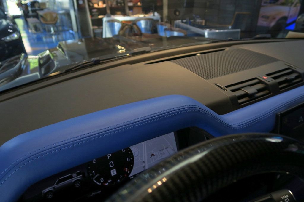 Used 2024 Land Rover Defender 110 X-Dynamic SE image 24