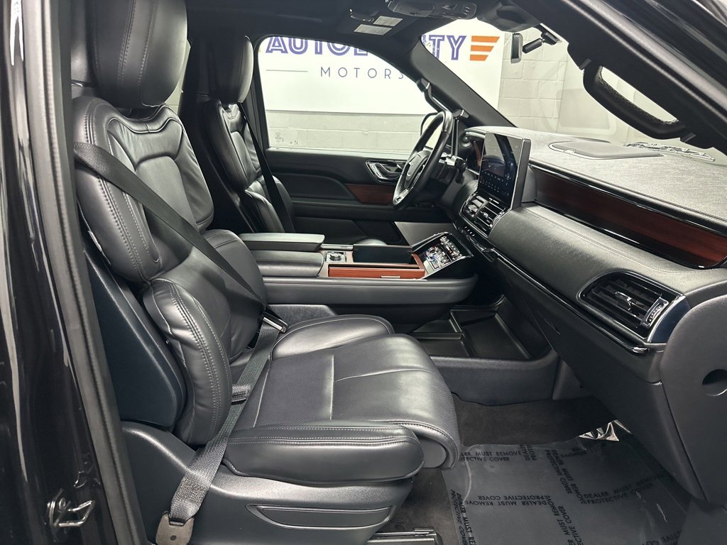 Used 2023 Lincoln Navigator L Reserve image 21
