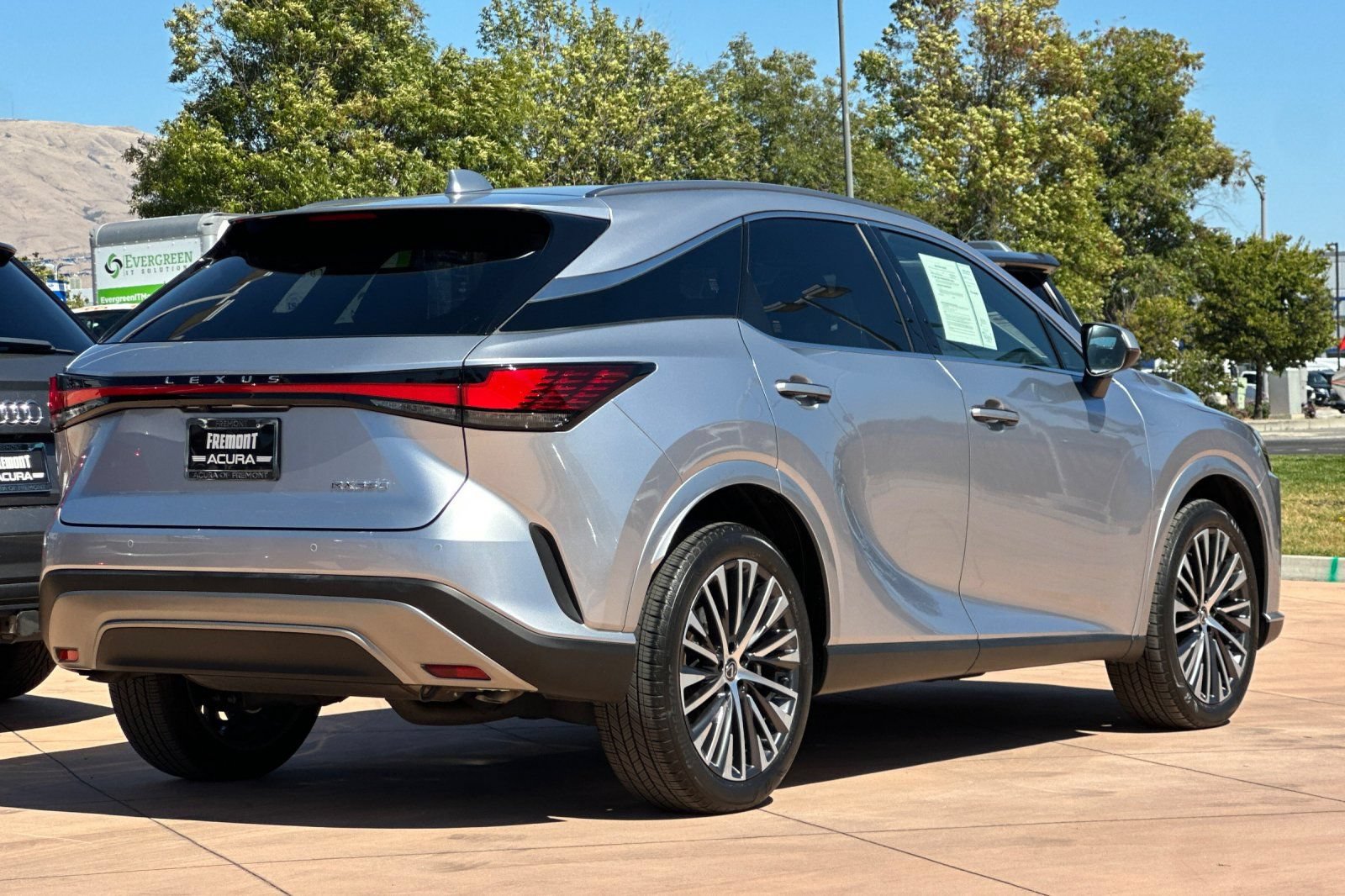Used 2023 Lexus RX 350 Premium Plus w/ Cold Area Package FWD image 4