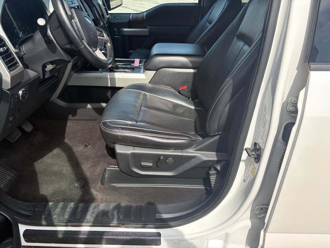 Used 2019 Ford F150 Lariat image 6