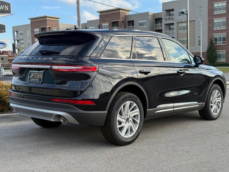 New 2026 Lincoln Corsair Premiere image 3