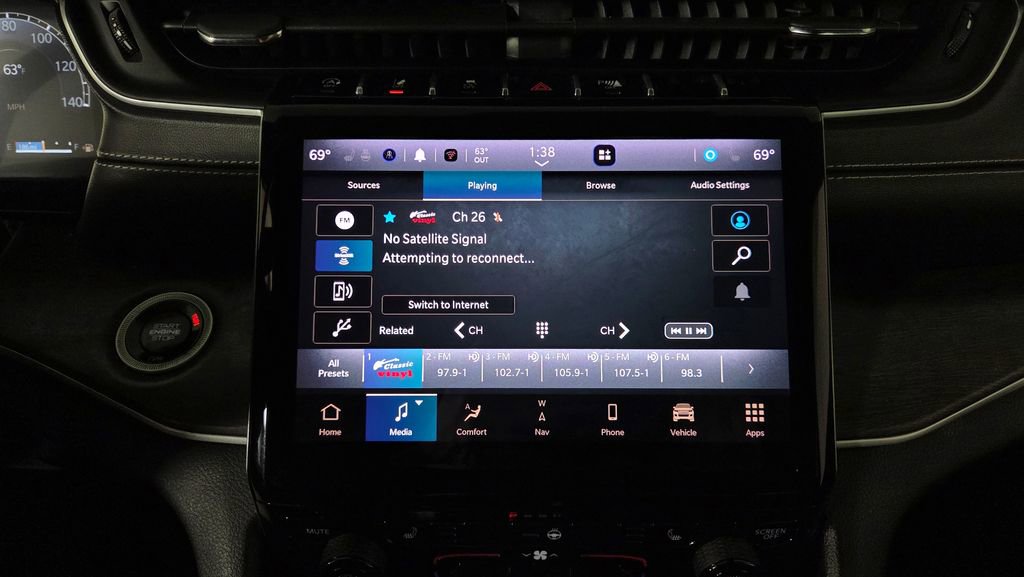 Used 2024 Jeep Grand Cherokee Limited w/ Black Appearance Package AWD/4WD image 24