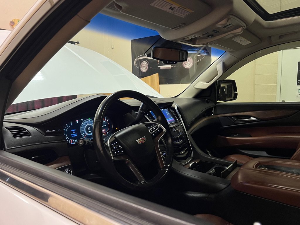 Used 2016 Cadillac Escalade Premium AWD/4WD image 13