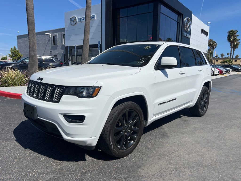 Used 2019 Jeep Grand Cherokee Altitude image 1