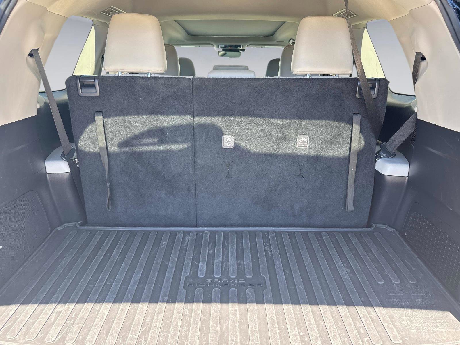 Used 2024 Toyota Grand Highlander Limited image 12