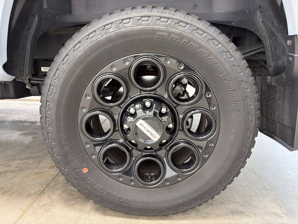 Used 2024 Ford F250 Lariat w/ Black Appearance Package AWD/4WD image 9
