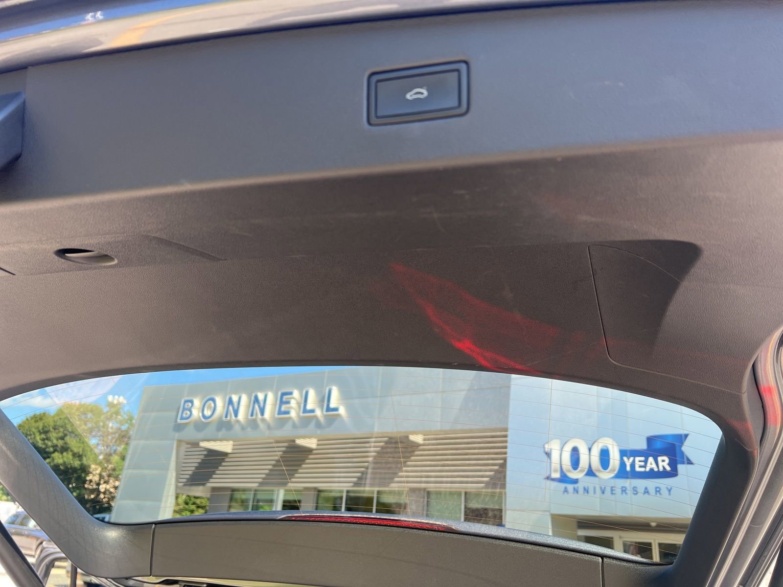 Used 2022 Volkswagen Tiguan SEL R-Line image 10