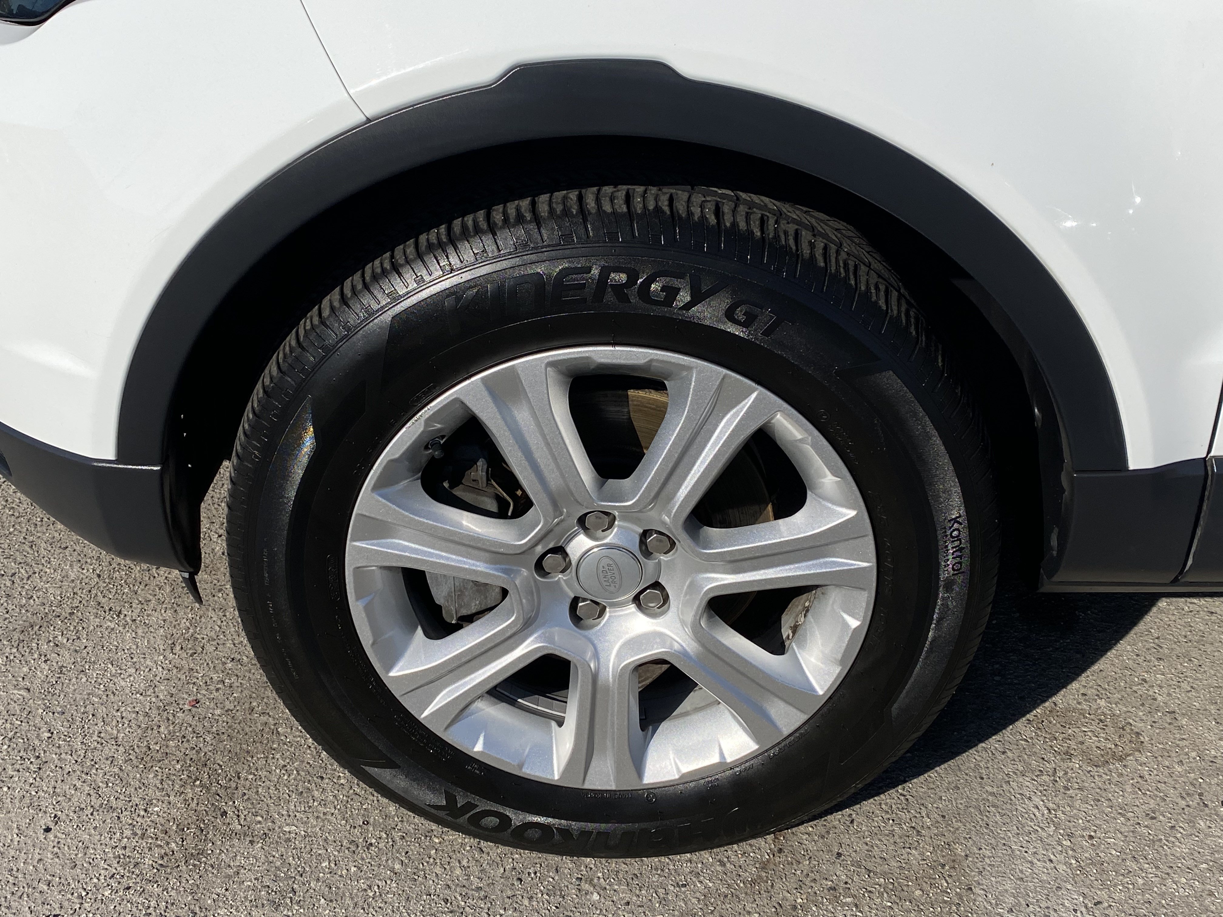Used 2018 Land Rover Range Rover Evoque SE Premium AWD/4WD image 12