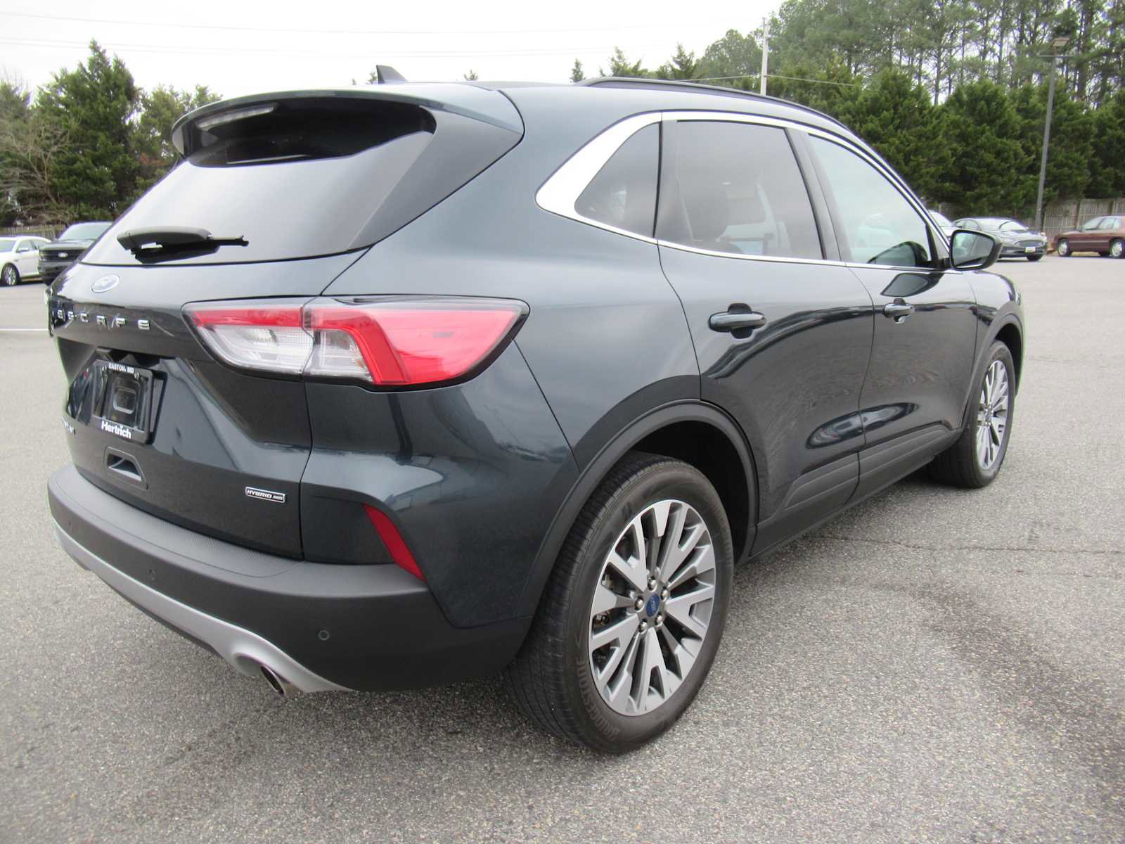 Used 2022 Ford Escape Titanium image 5