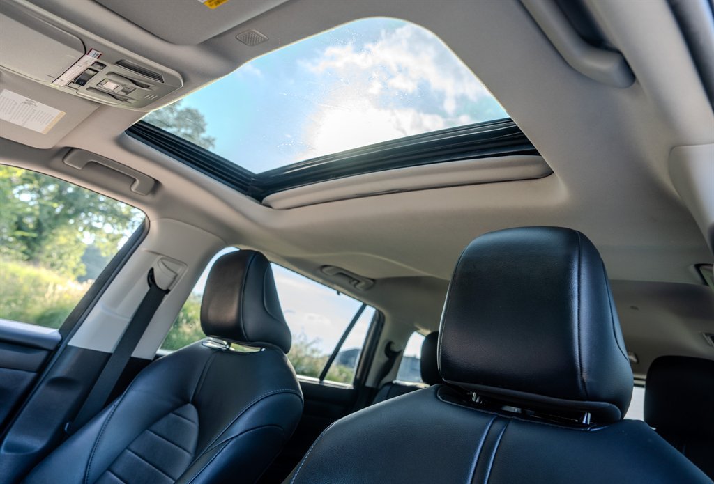 Used 2020 Toyota Highlander XLE FWD image 28