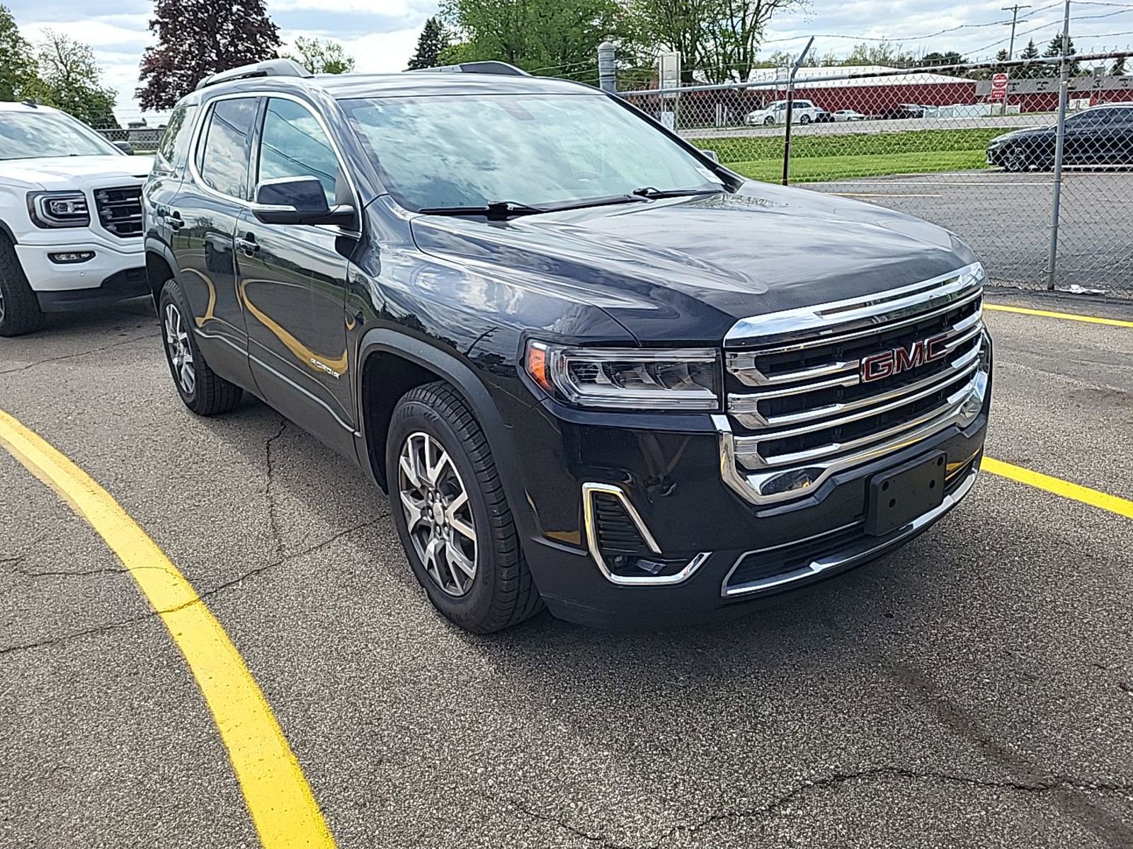 Used 2020 GMC Acadia SLT AWD/4WD image 5