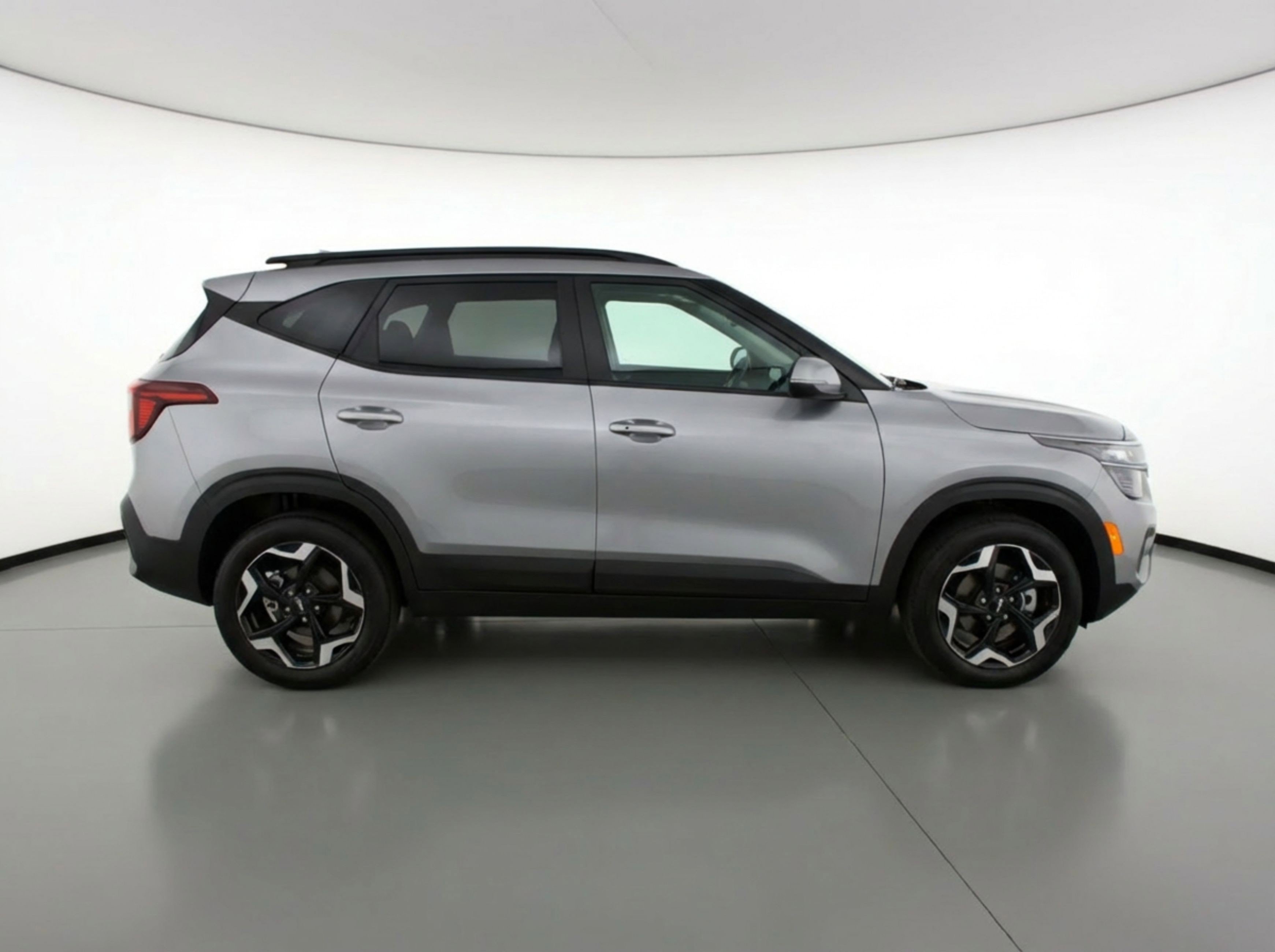 Used 2025 Kia Seltos S FWD image 11
