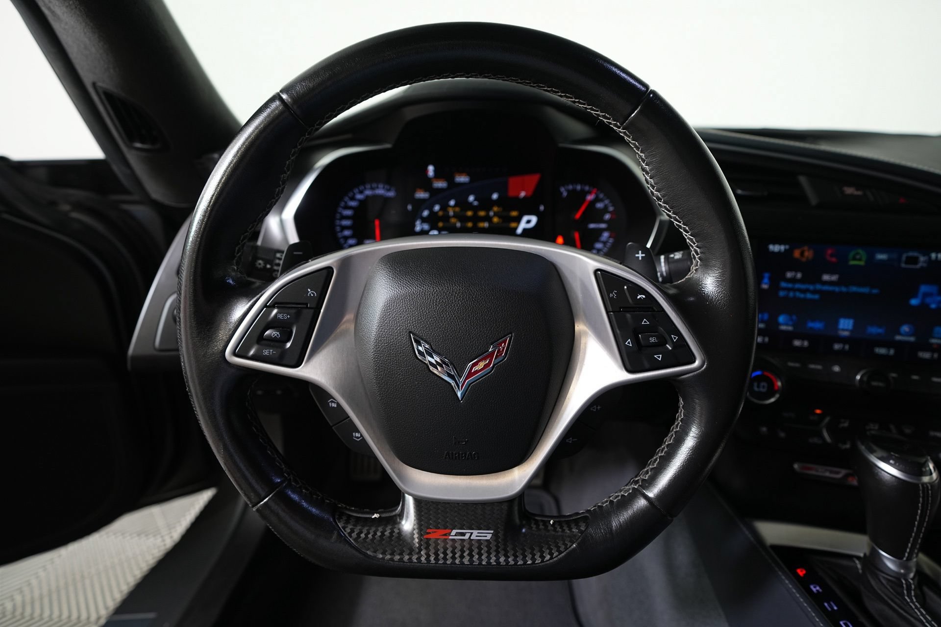 Used 2016 Chevrolet Corvette Z06 w/ 3LZ Preferred Equipment Group RWD image 13