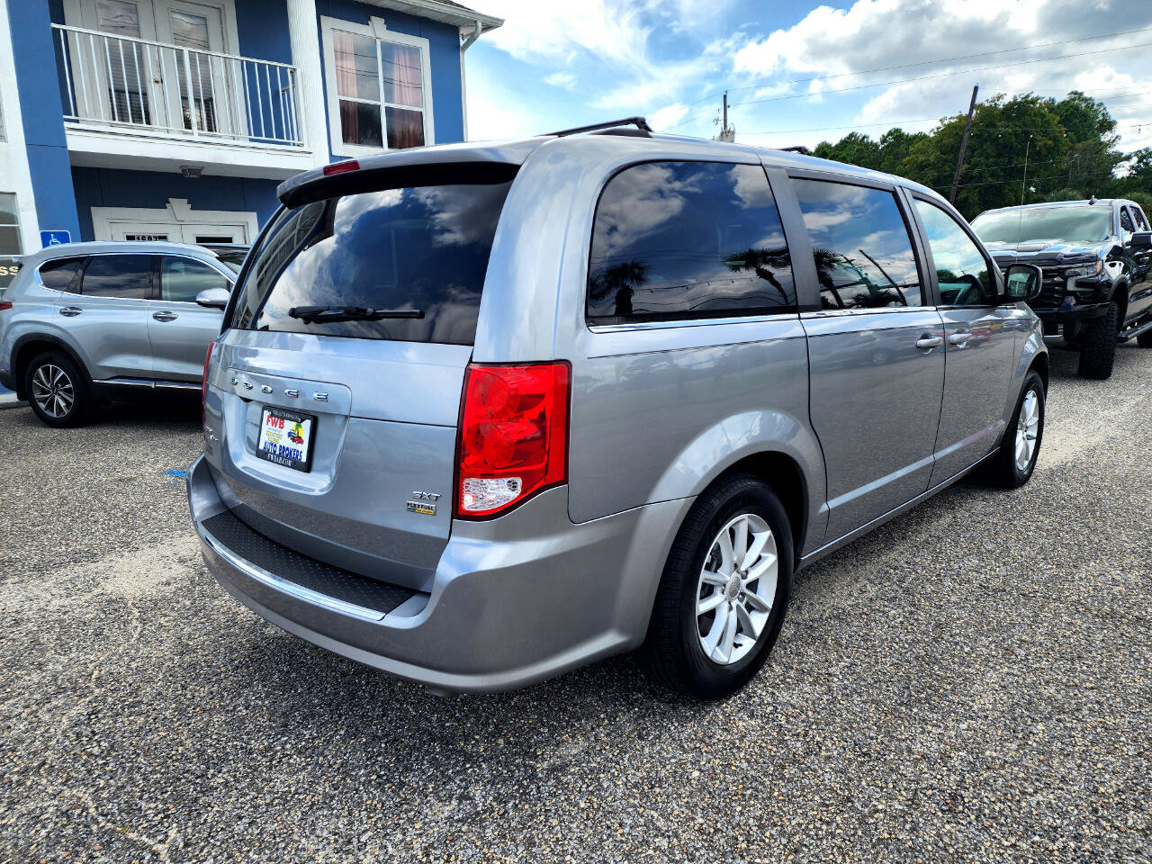 Used 2019 Dodge Grand Caravan SXT image 5