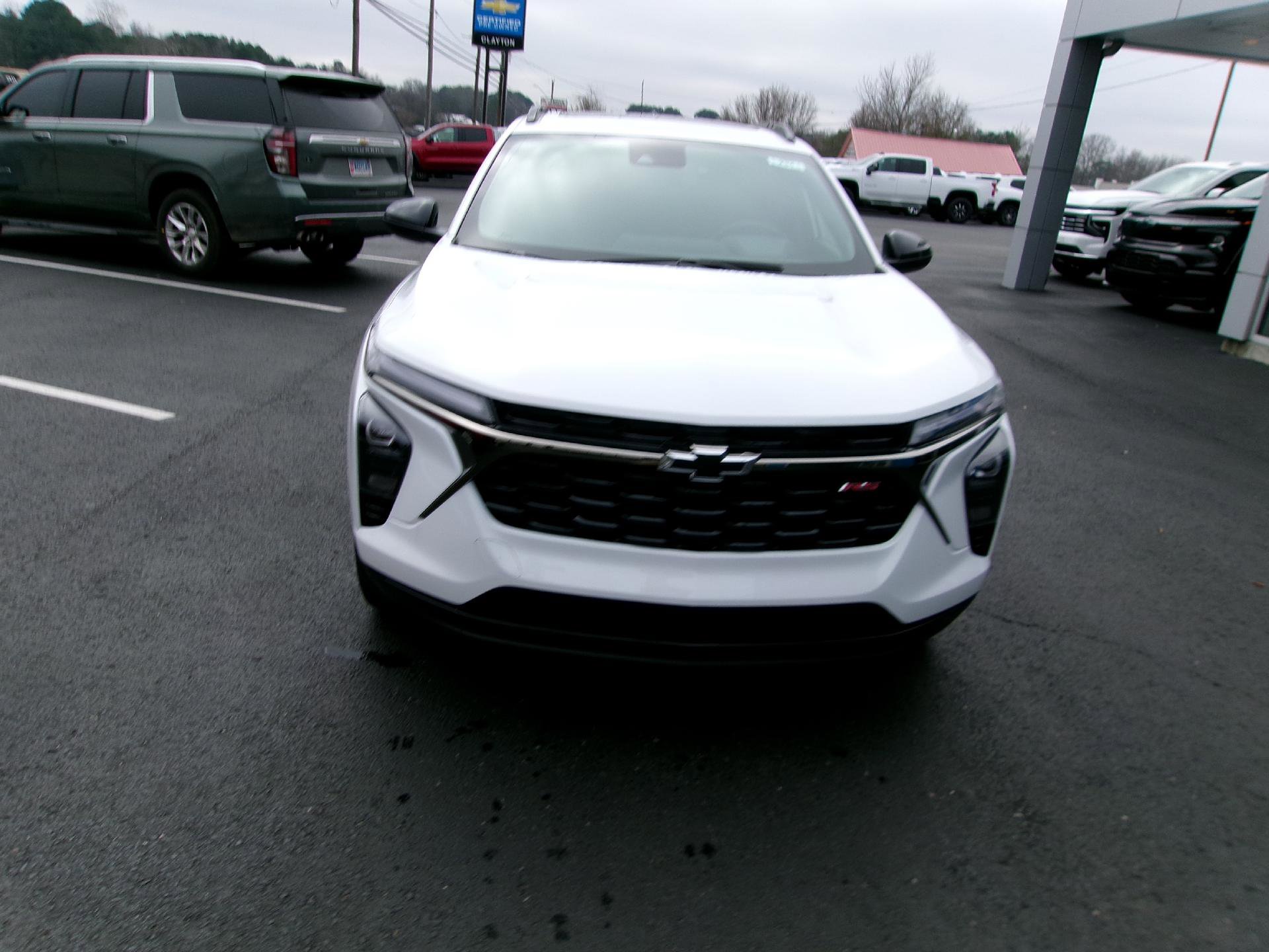 New 2026 Chevrolet Trax RS w/ Sunroof Package FWD image 8