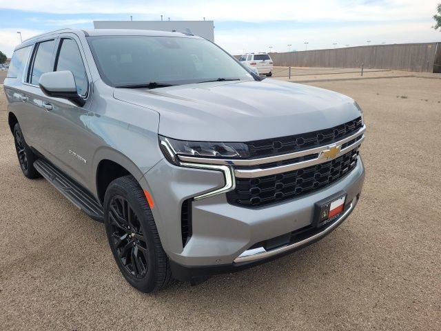 Used 2024 Chevrolet Suburban LS AWD/4WD image 4