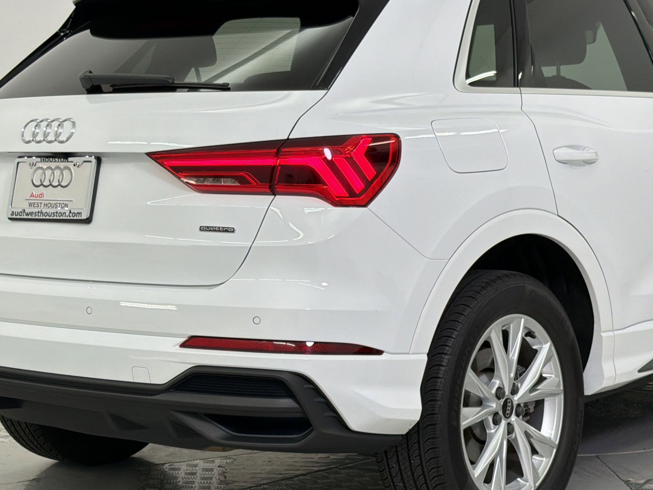 Certified 2025 Audi Q3 2.0T Premium image 24