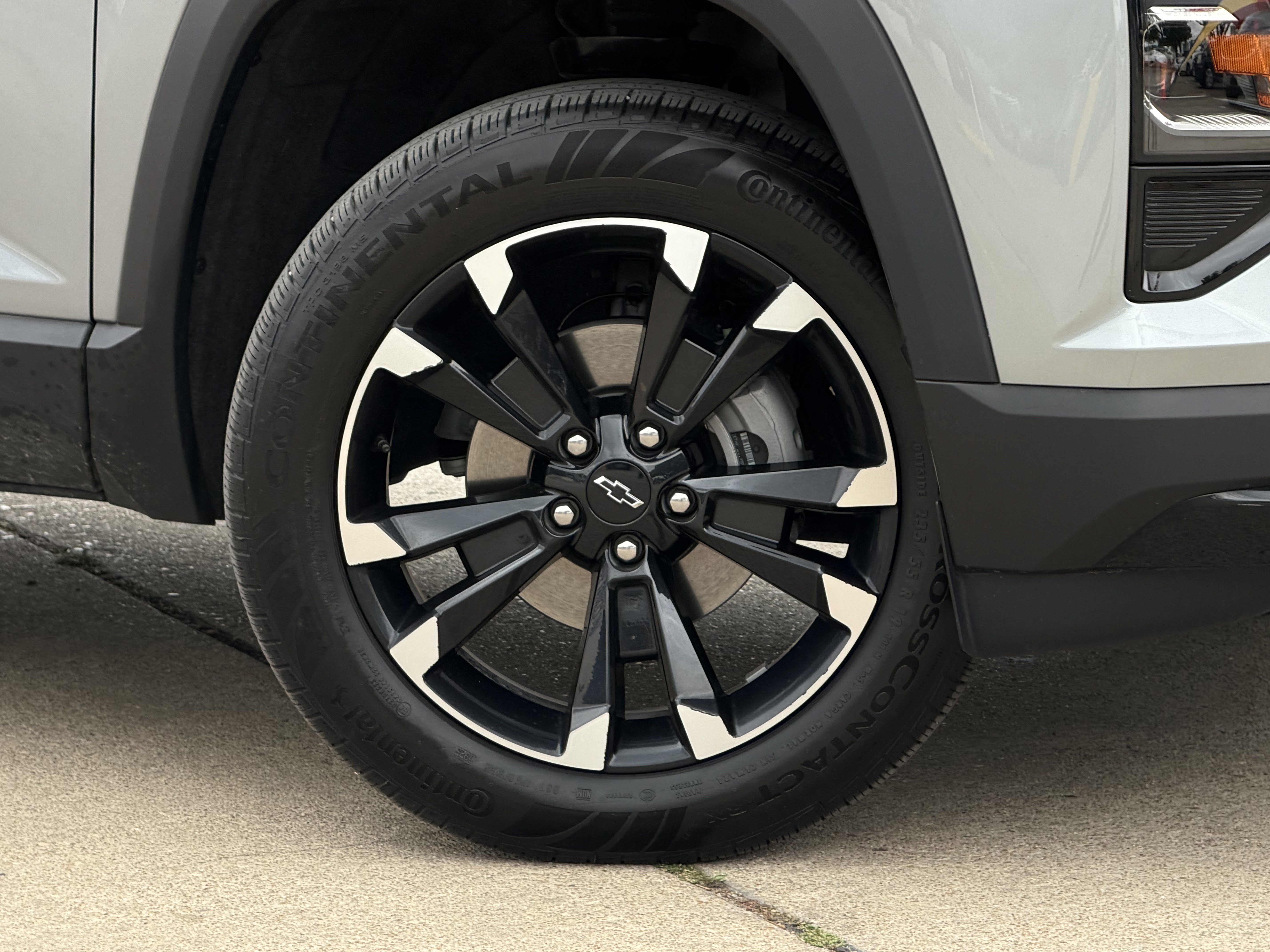 Used 2026 Chevrolet Equinox RS image 3