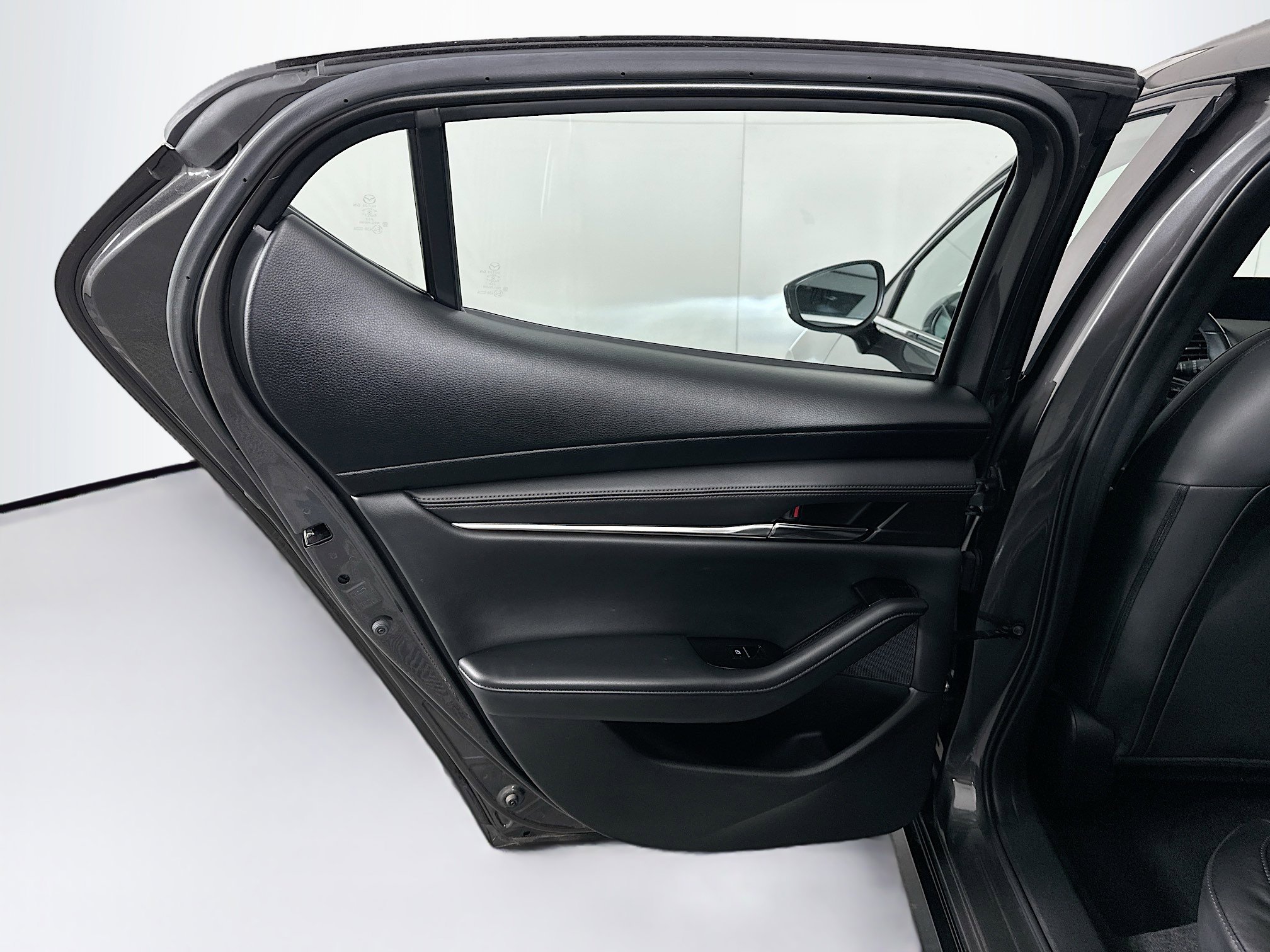 Used 2021 MAZDA MAZDA3 s image 27