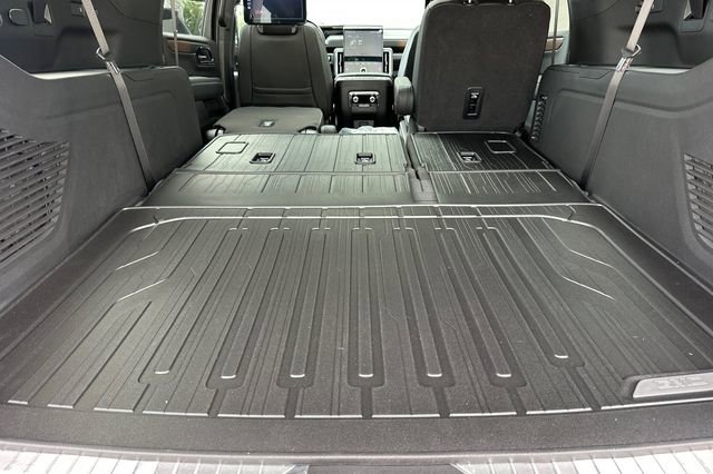 New 2026 GMC Yukon XL Denali w/ Denali Reserve Package image 18
