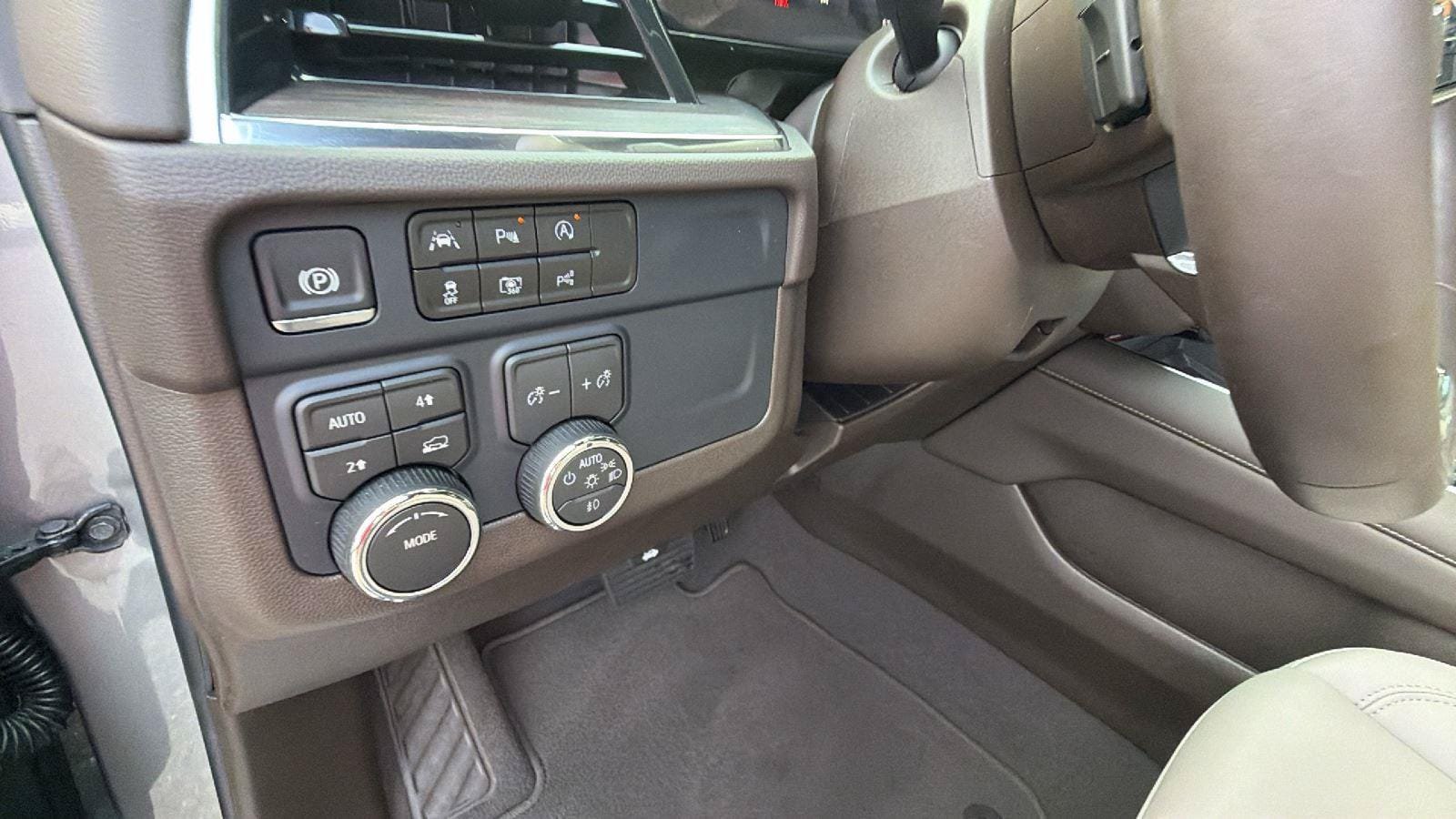 New 2026 Chevrolet Suburban LT w/ Comfort Package AWD/4WD image 20