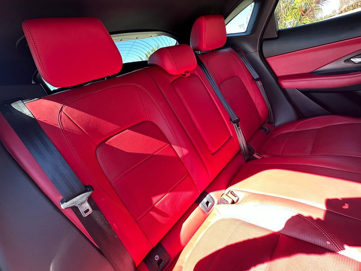 Used 2019 Jaguar E-PACE R-Dynamic SE image 17