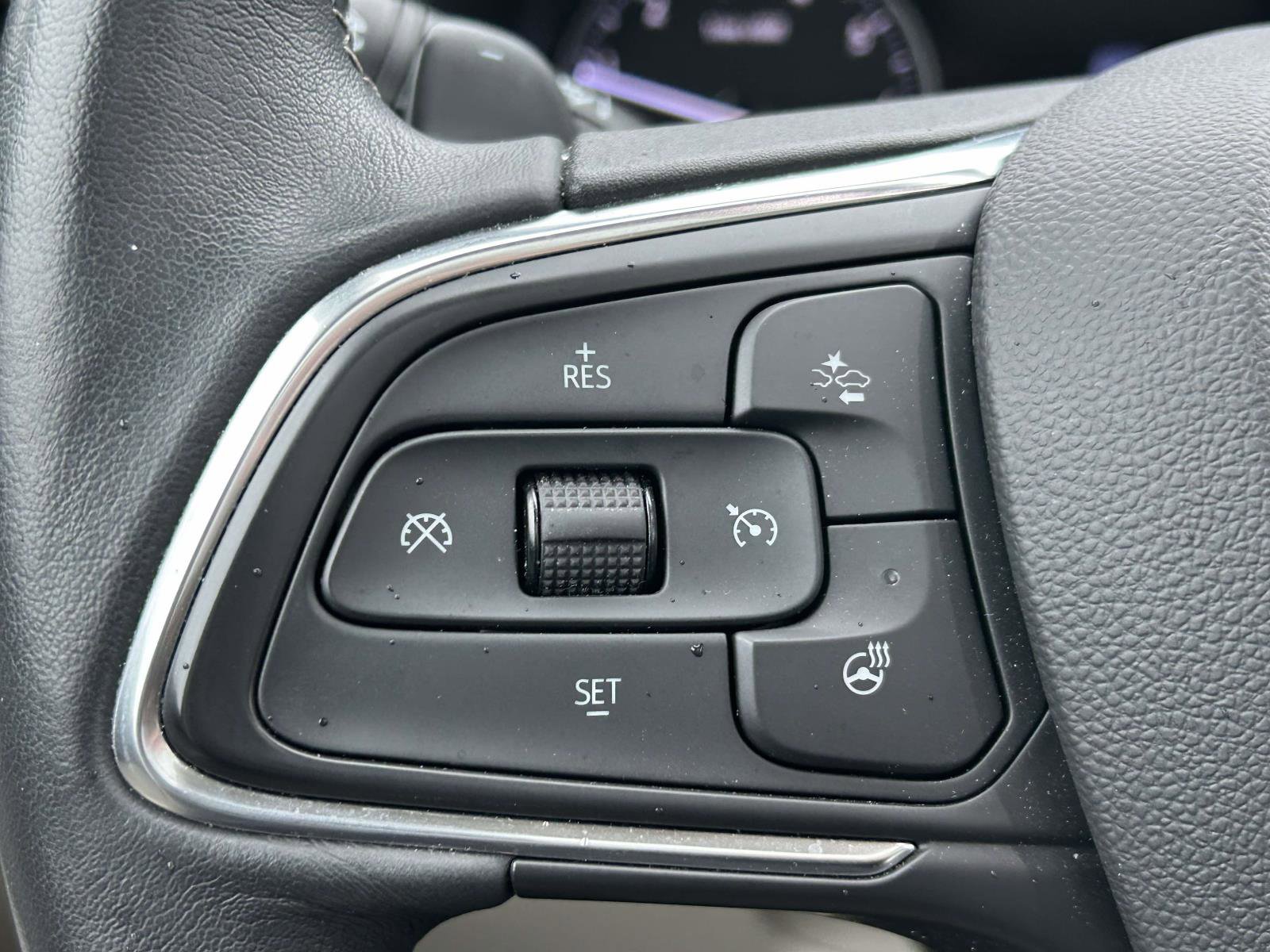 Used 2022 Buick Envision Avenir w/ Technology Package II image 22