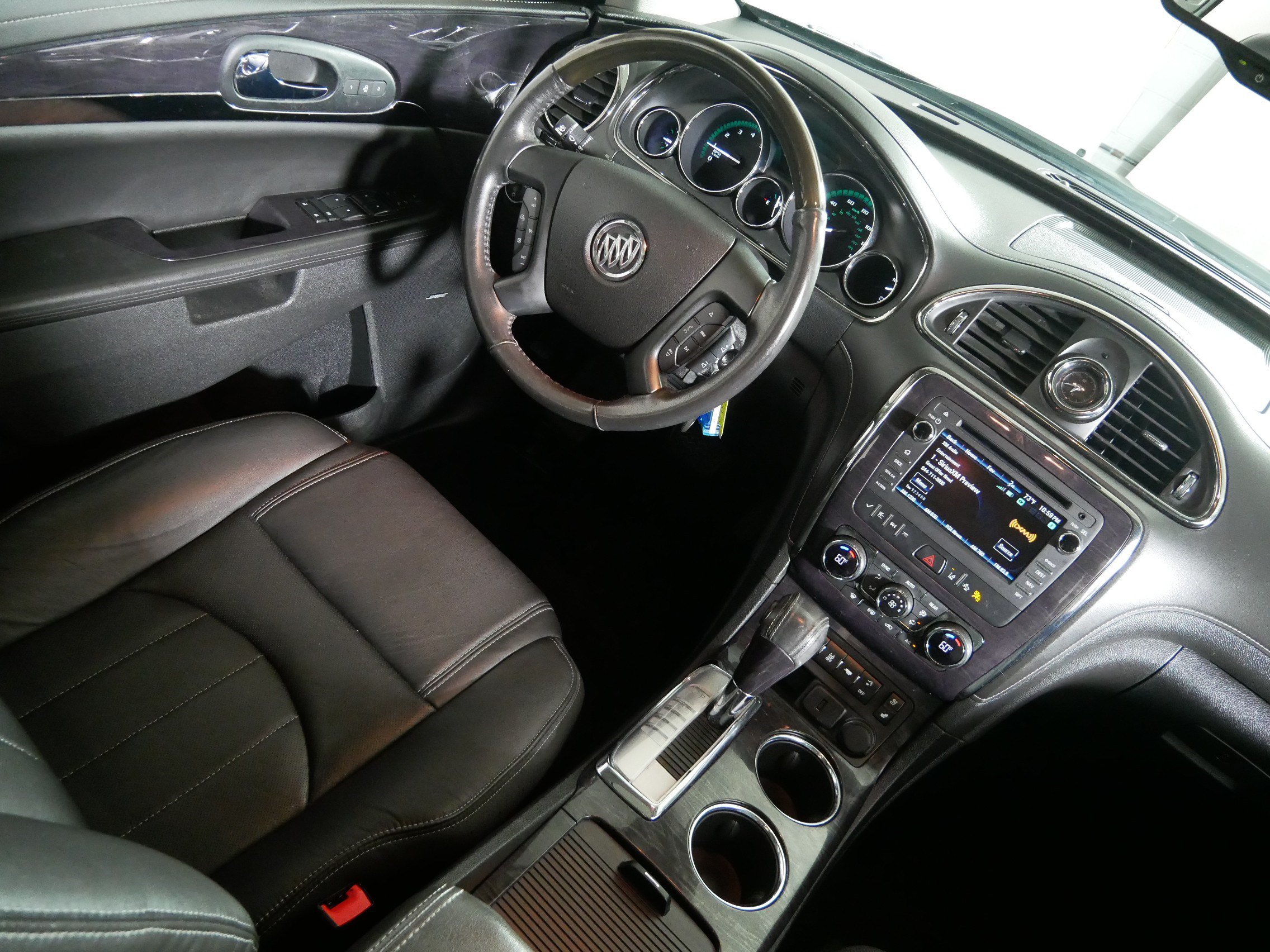 Used 2017 Buick Enclave Premium w/ Experience Buick Package AWD/4WD image 9