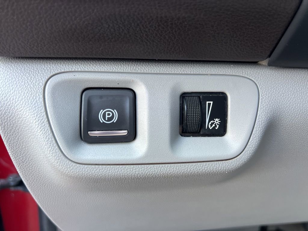 Used 2023 GMC Acadia SLT image 26