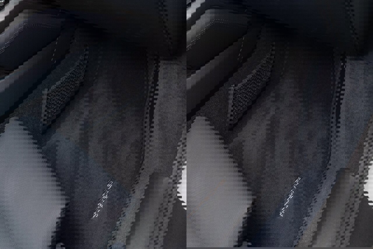 Used 2025 Porsche 911 Carrera w/ Premium Package image 58