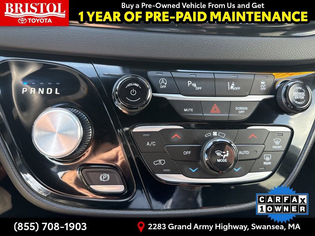 Used 2025 Chrysler Pacifica Select image 30