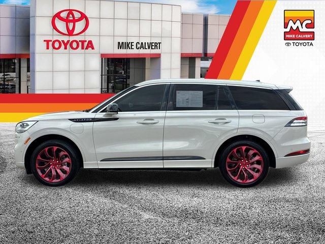 Used 2022 Lincoln Aviator Grand Touring w/ Equipment Group 301A AWD/4WD image 2