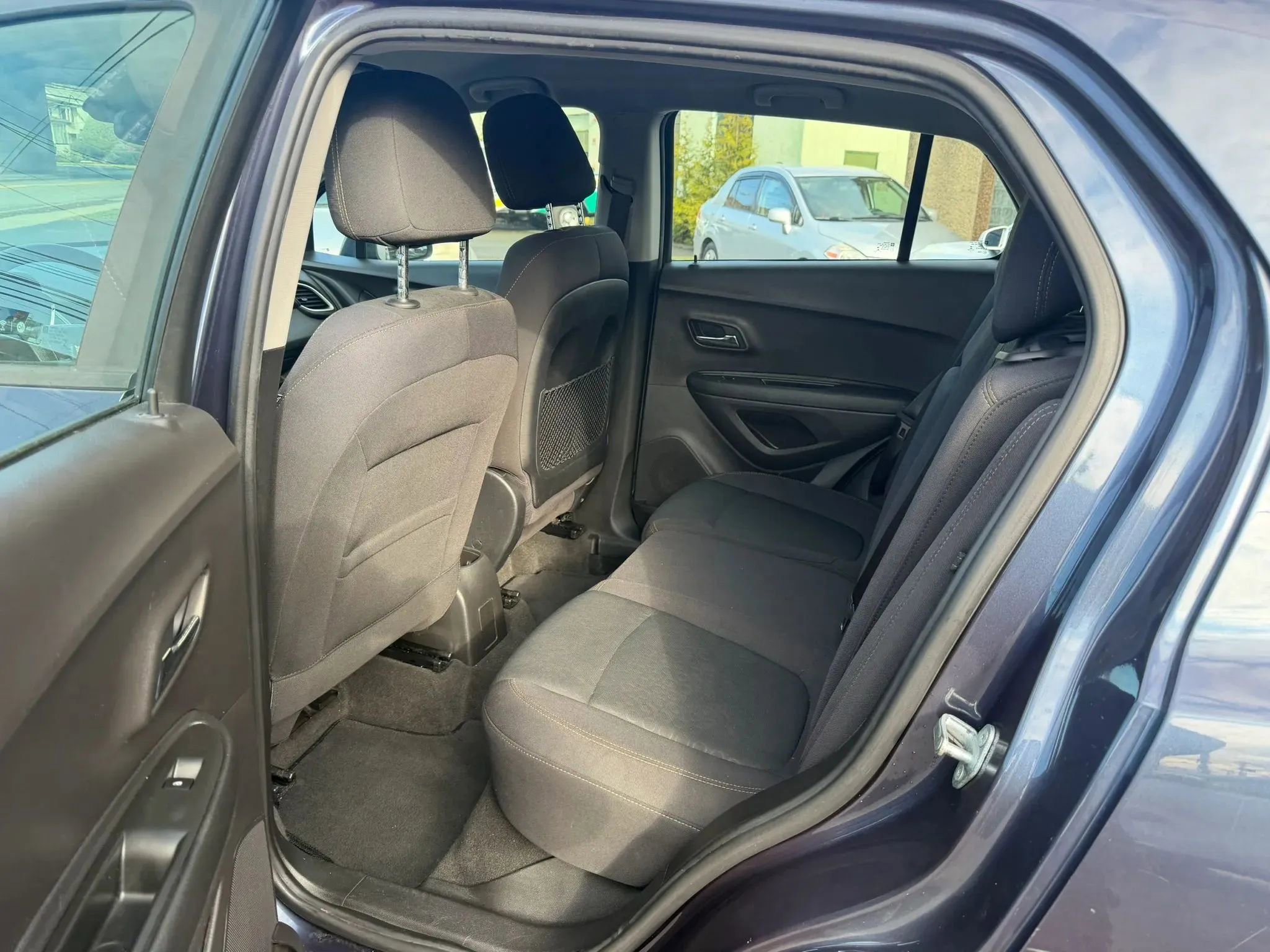 Used 2018 Chevrolet Trax LS image 28