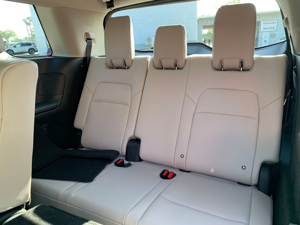 New 2026 Nissan Pathfinder SL image 25