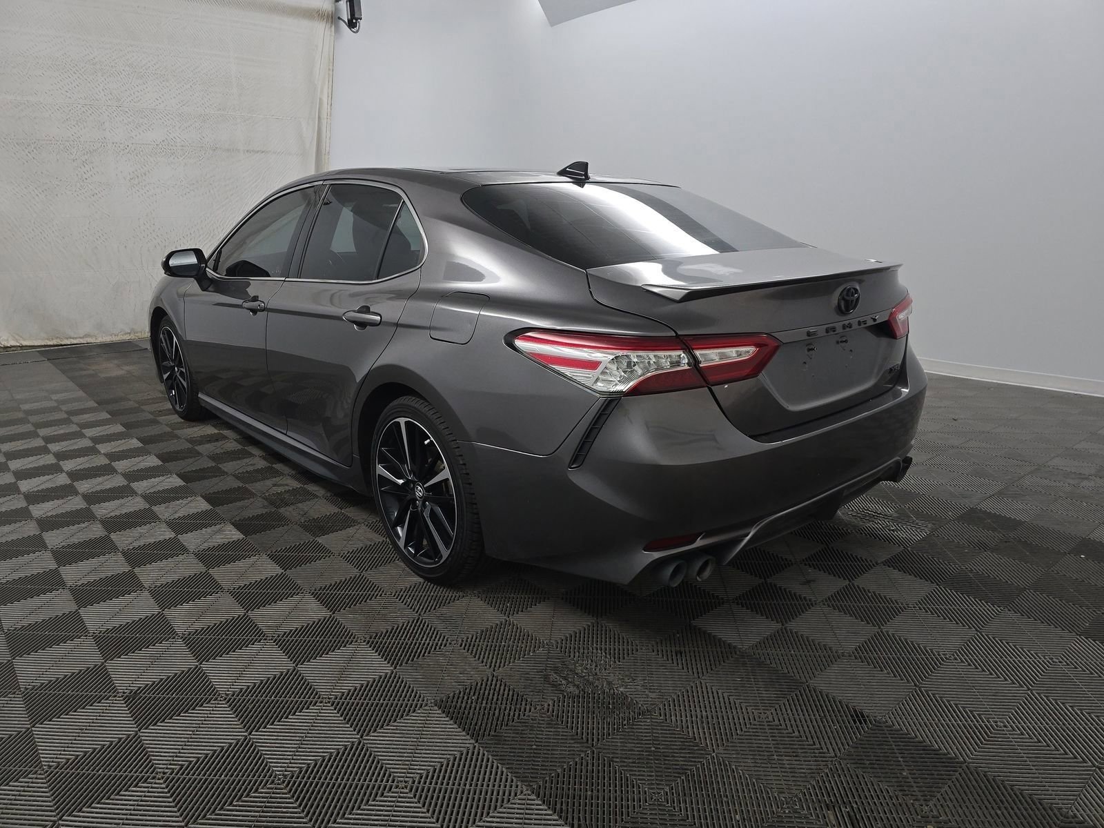Used 2020 Toyota Camry XSE image 8