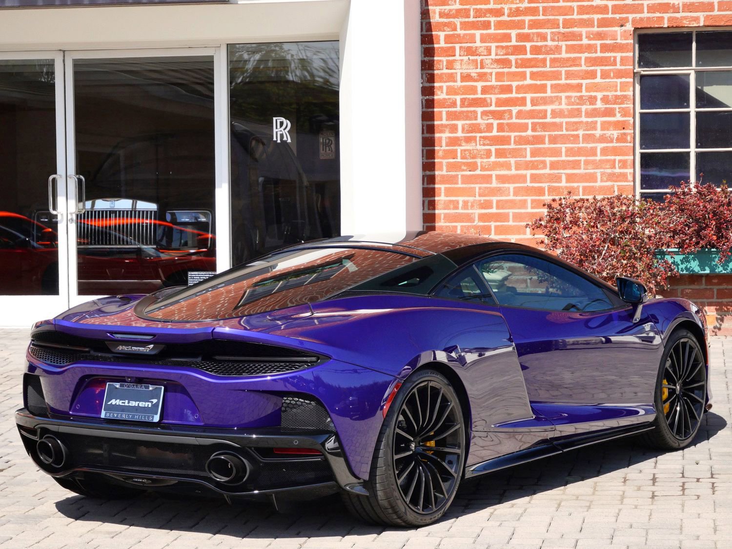 Used 2023 McLaren GT RWD image 4