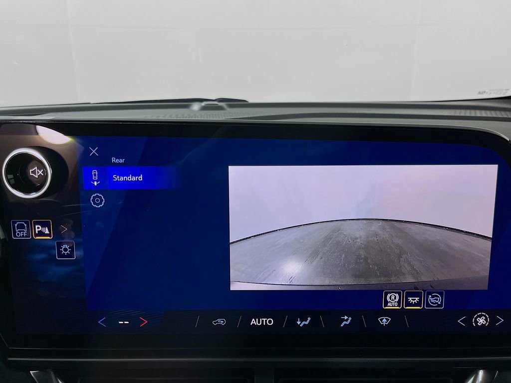Used 2026 Chevrolet Equinox EV LT FWD image 20