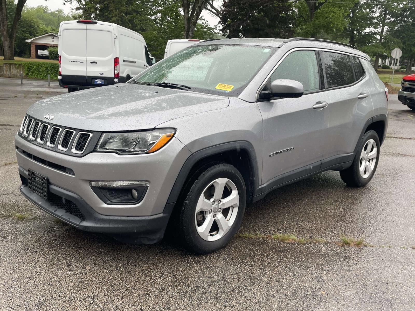 Used 2017 Jeep Compass Latitude w/ Popular Equipment Group AWD/4WD image 9