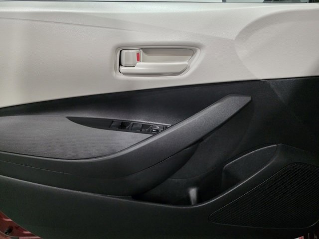 Used 2025 Toyota Corolla LE image 10