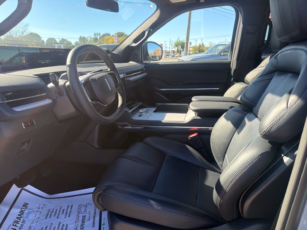 New 2027 Lincoln Navigator L Reserve w/ Jet Appearance Package AWD/4WD image 14