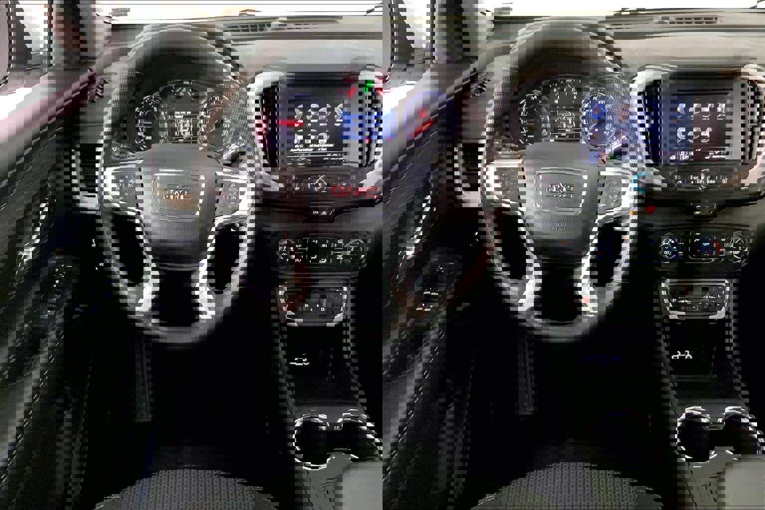 Used 2024 GMC Terrain SLE image 5